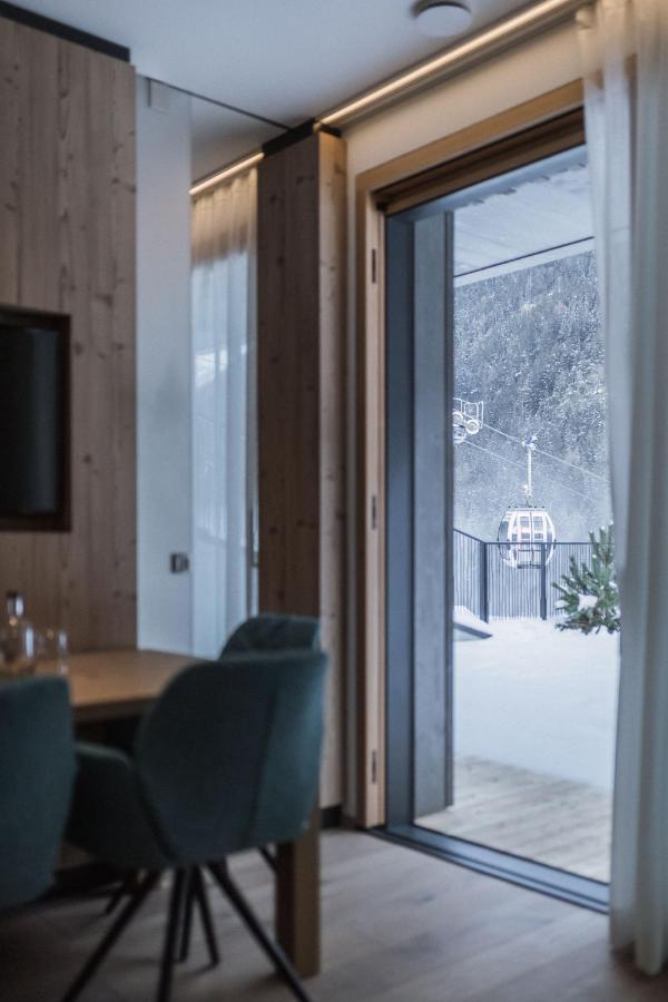 Ahrianova Apartment กัมโปตูเรส ภายนอก รูปภาพ